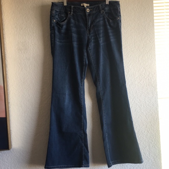 Cabi Zoe Boot Cut Flair Jeans Size 10 - Picture 1 of 6